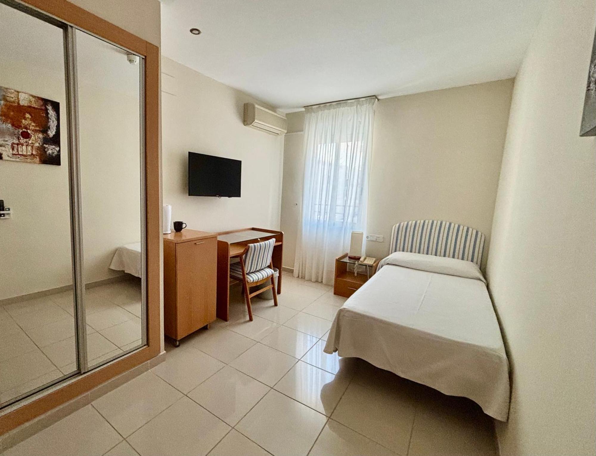 Hotel La Cala La Cala de Finestra Extérieur photo