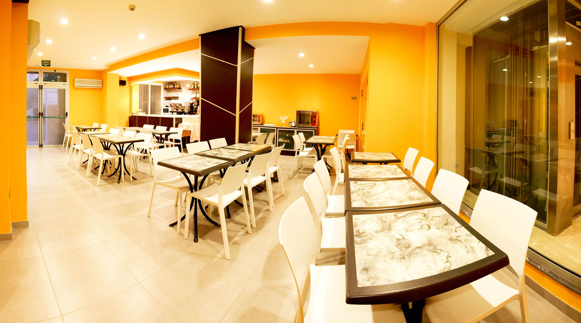 Hotel La Cala La Cala de Finestra Restaurant photo